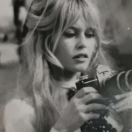 Brigitte B. شقة